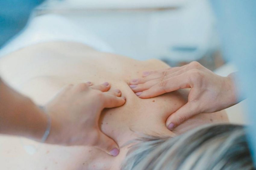 Czy wiesz jak wykonywać poprawnie masaż kręgosłupa?